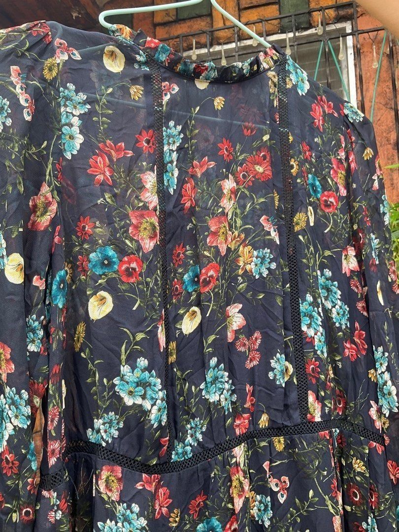sachin and babi light blue dress ZARA. Long chiffon floral mini dress. TS  Hibuy market