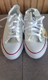 ⭐ Converse chuck Taylor white low cut from Vietnam size 8.5 US mens see to appreciate condition