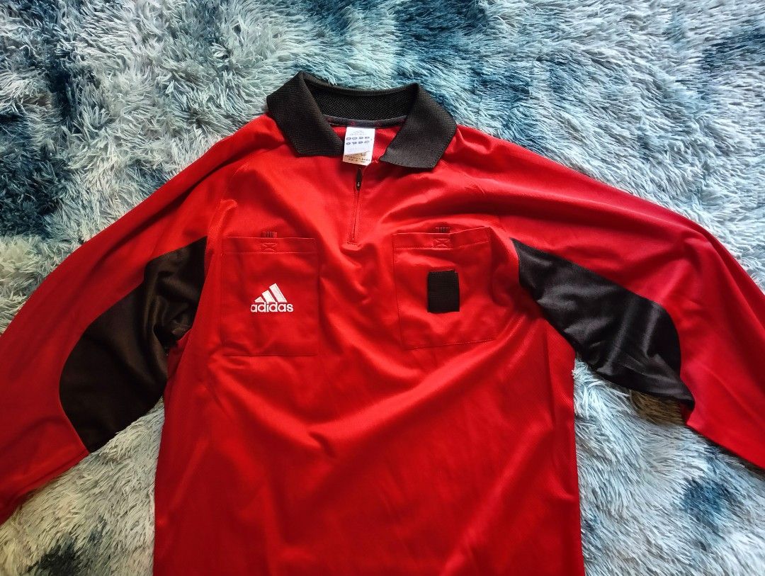 ADIDAS CLIMACOOL RED LONG SLEEVES (Category: Coats, Jackets and Outerwear) located in Bayambang. Submitted by willespiritu (Listing ID 1275218696, Image 3). Description: Adidas climacool red and black half-zip long sleeves. No issues and signs of usage, almost new kasi twice lang nagamit. Note: Hindi to bright red sa personal as seen in the picture, more like parang dark red. (Try to refer sa second picture ganun yung color) RFS: Decluttering Sli