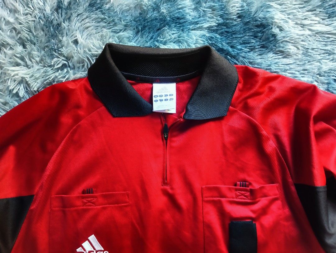 ADIDAS CLIMACOOL RED LONG SLEEVES (Category: Coats, Jackets and Outerwear) located in Bayambang. Submitted by willespiritu (Listing ID 1275218696, Image 1). Description: Adidas climacool red and black half-zip long sleeves. No issues and signs of usage, almost new kasi twice lang nagamit. Note: Hindi to bright red sa personal as seen in the picture, more like parang dark red. (Try to refer sa second picture ganun yung color) RFS: Decluttering Sli
