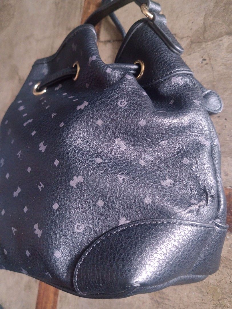 Agatha Bucket Bag (Category: Luxury Bags & Wallets) located in Pasig City. Submitted by pumbamnl (Listing ID 1272063916, Image 2). Description: Preloved item with signs of use, please manage expectation. See photos for actual condition. Payment via gcash Shipping via Lalamove/Sh0pee.