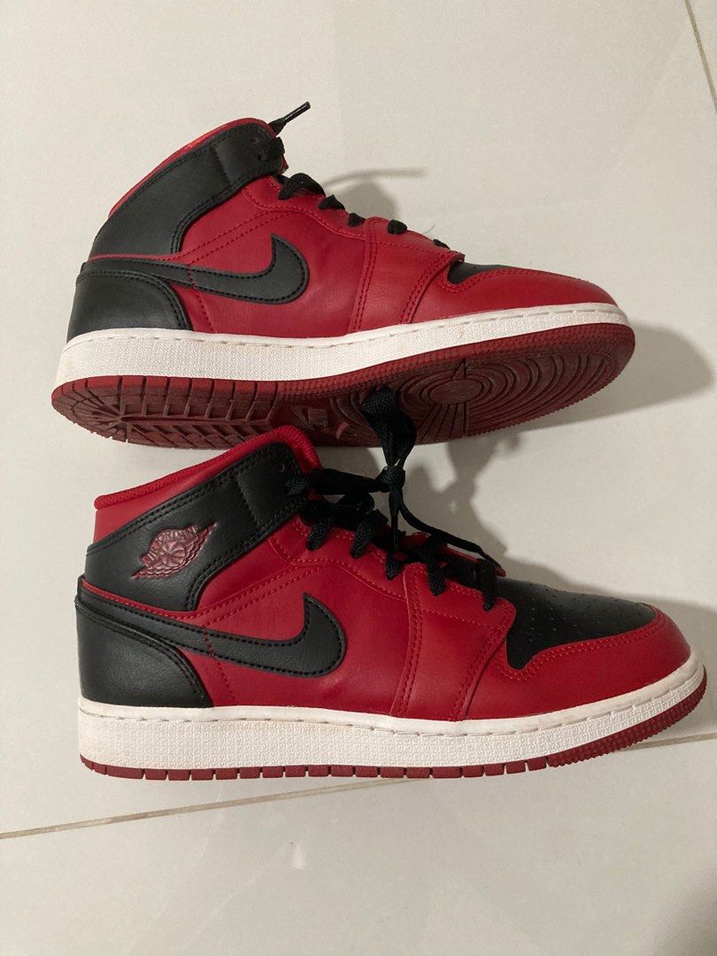 Red jordans 1 store