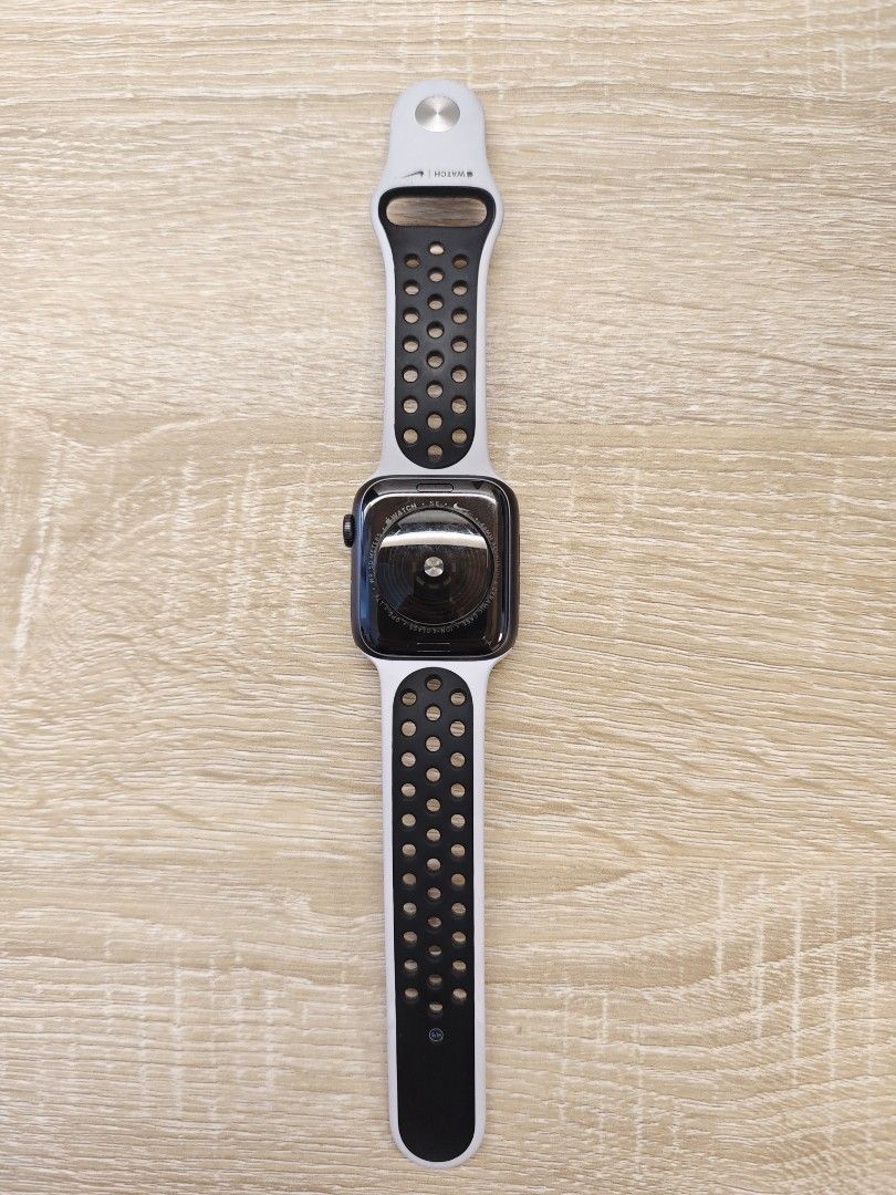 Apple Watch se2 有数据44mm, 手提電話, 智能穿戴裝置及智能手錶