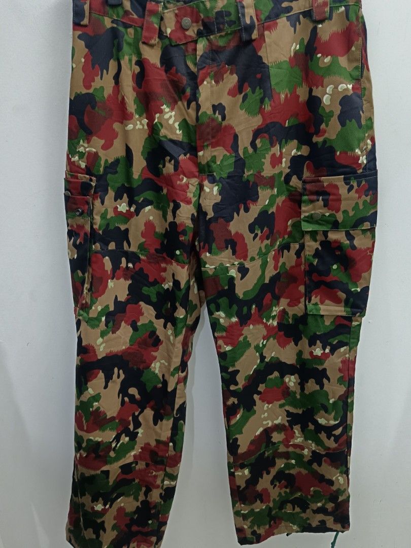 Army Swiss Cargo Pants like New