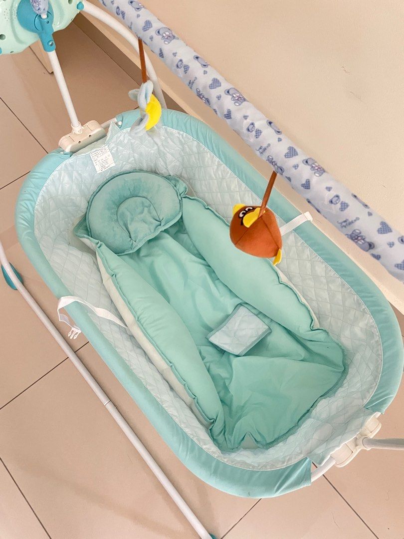 Newborn hot sale swing bed