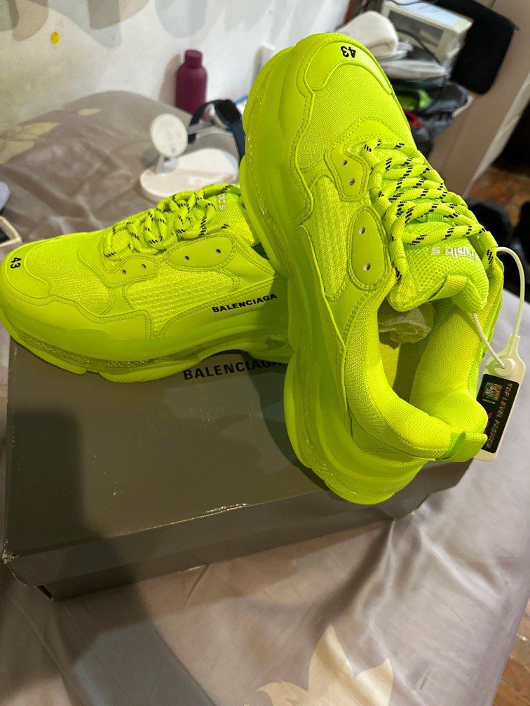 Balenciaga triple s online shoe box