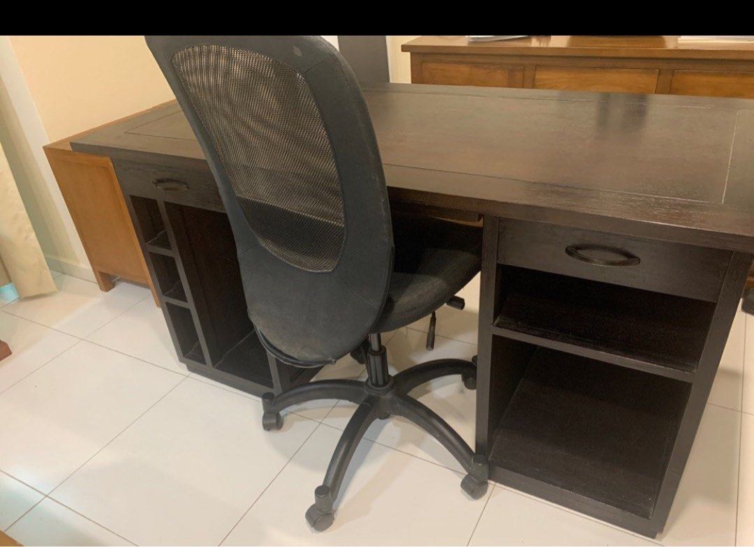 Study table plus hot sale chair