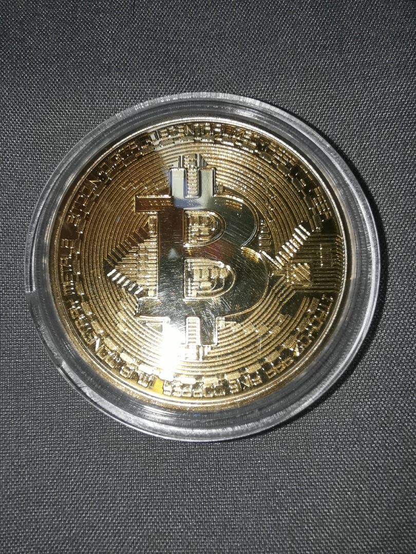 Bitcoin Gold Commemorative Coin, Hobbies & Toys, Memorabilia &  Collectibles, Vintage Collectibles on Carousell