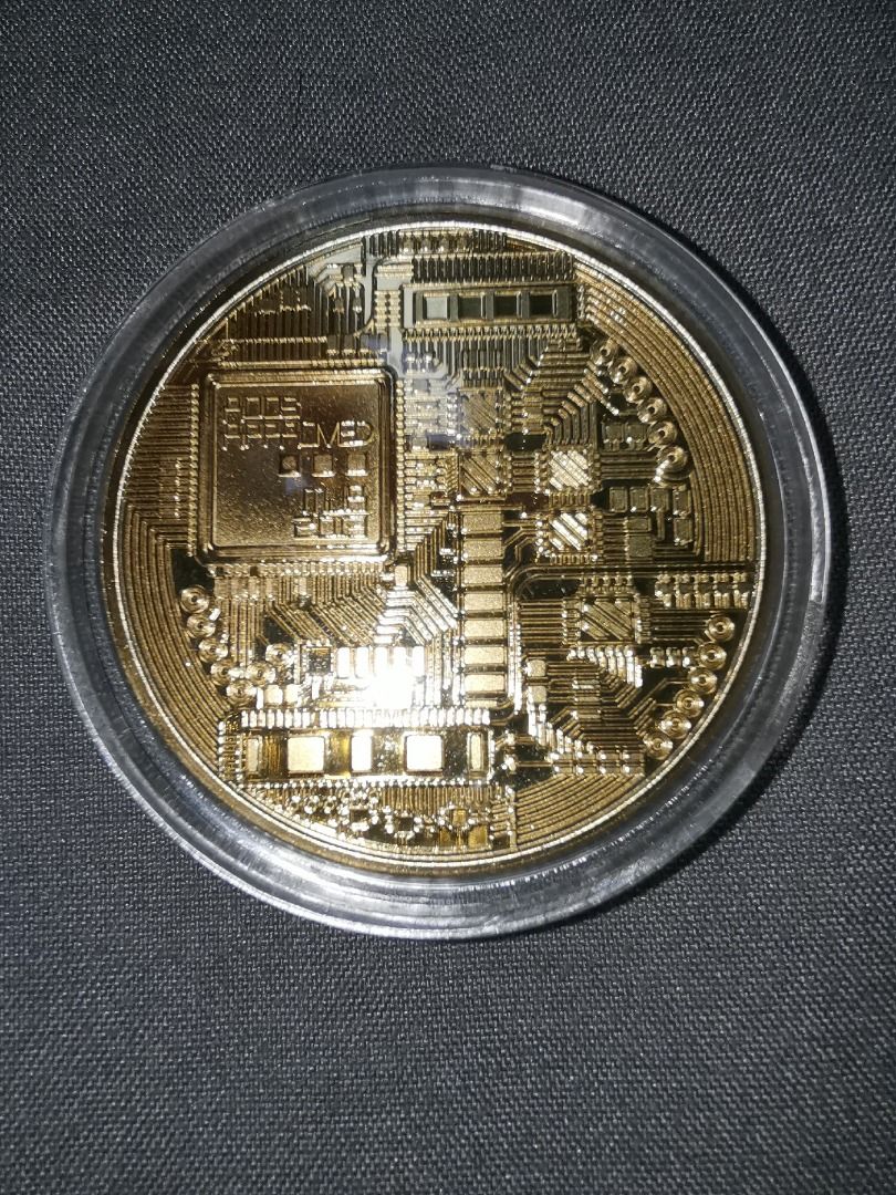 Bitcoin Gold Commemorative Coin, Hobbies & Toys, Memorabilia &  Collectibles, Vintage Collectibles on Carousell