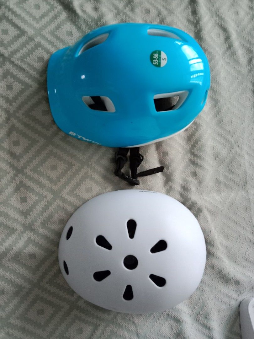 56cm Bike Helmet LIGHT BLUE Junior Bicycle Helmet Small 52-56cm Bike Head 56cm Bike Helmet LIGHT BLUE Junior Bicycle Helmet Small 52-56cm Bike Head