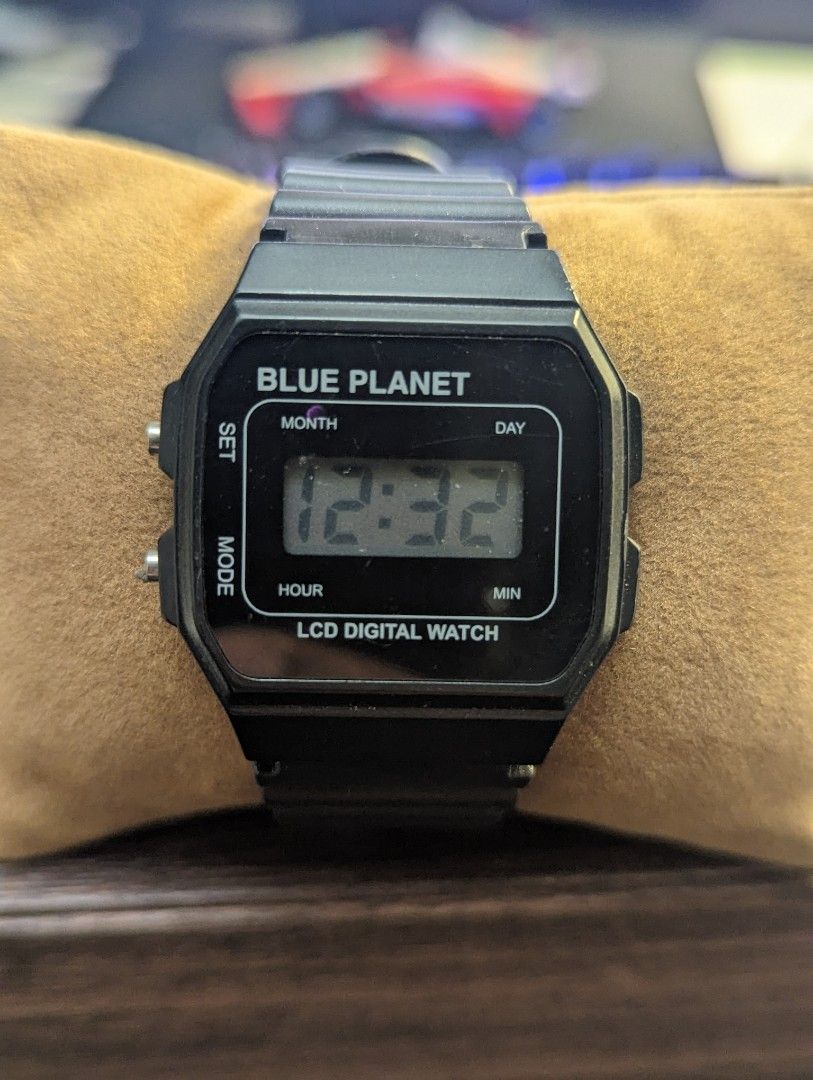 Blue planet hotsell lcd digital watch