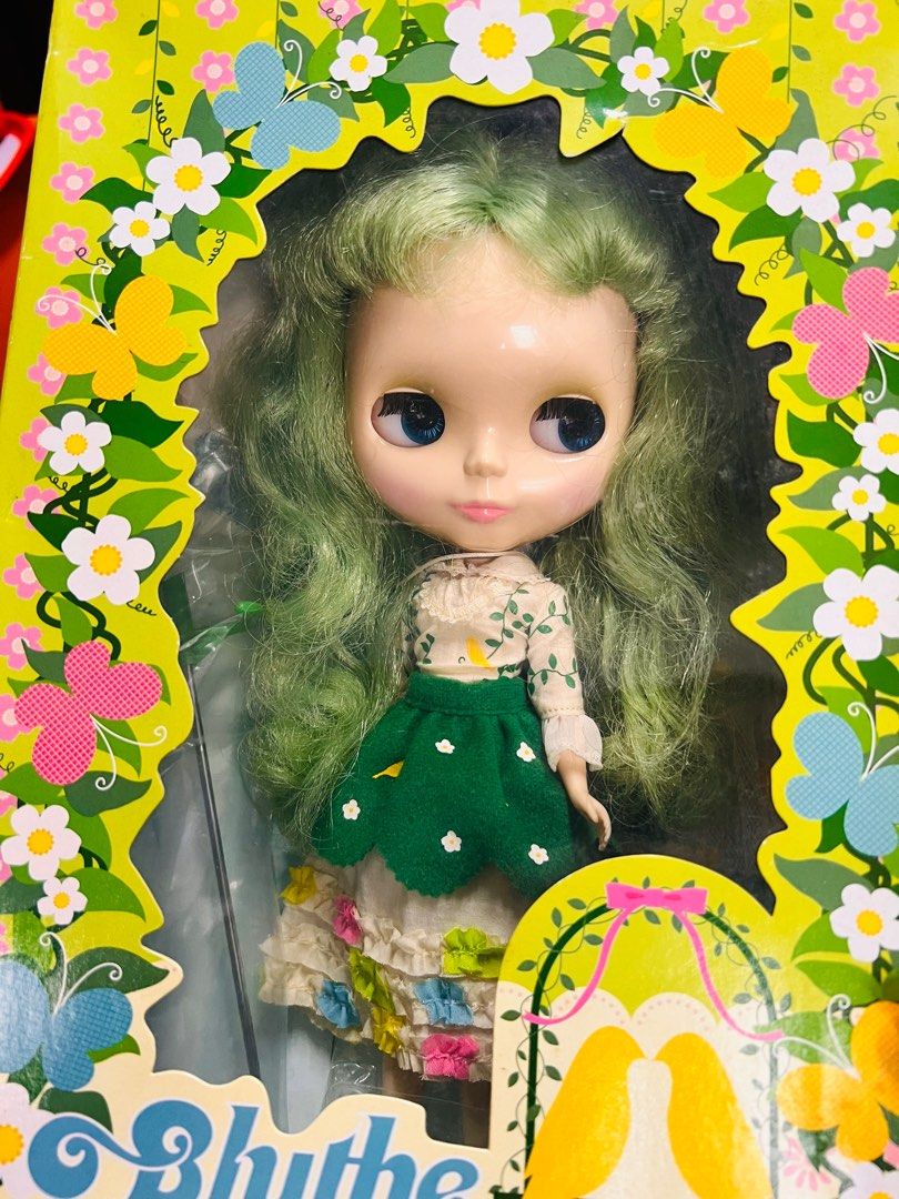 Blythe Enchanted Petal Takara Tomy Collectible Doll 4 Color Eyes