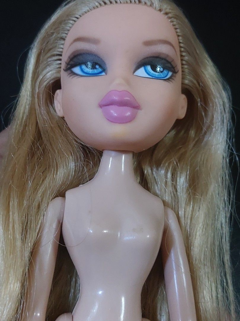 Bratz World Cloe's house Doll, Hobbies & Toys, Toys & Games on Carousell