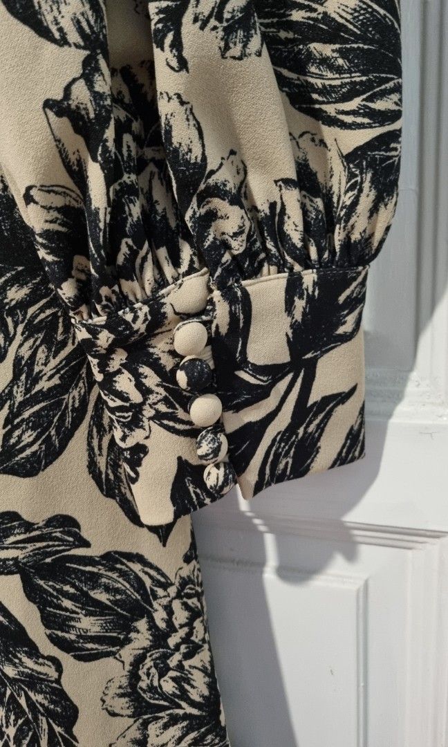 Calvin Klein Printed Black Floral Flare Dress Women s Fashion
