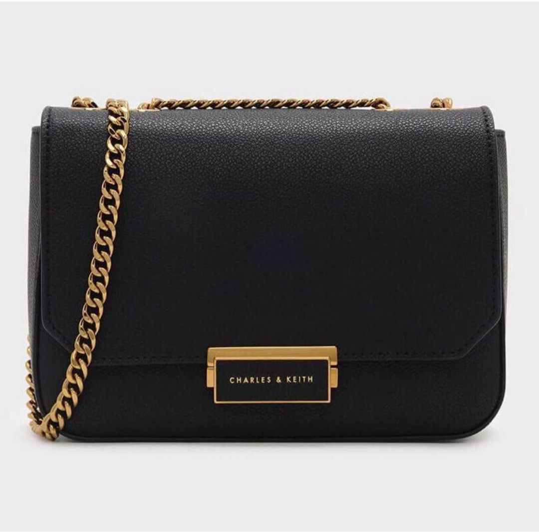 Chain strap hotsell shoulder bag