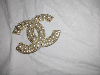 Chanel Pearl Brooch pin