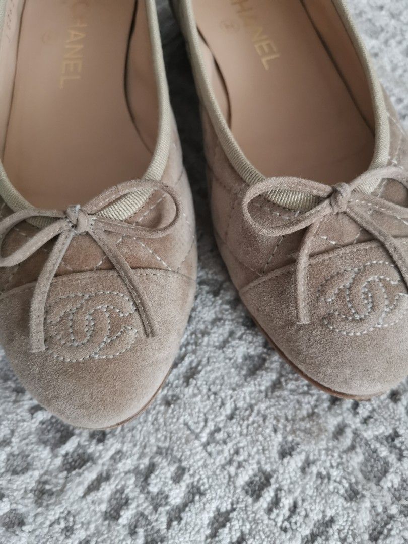 Chanel on sale suede flats