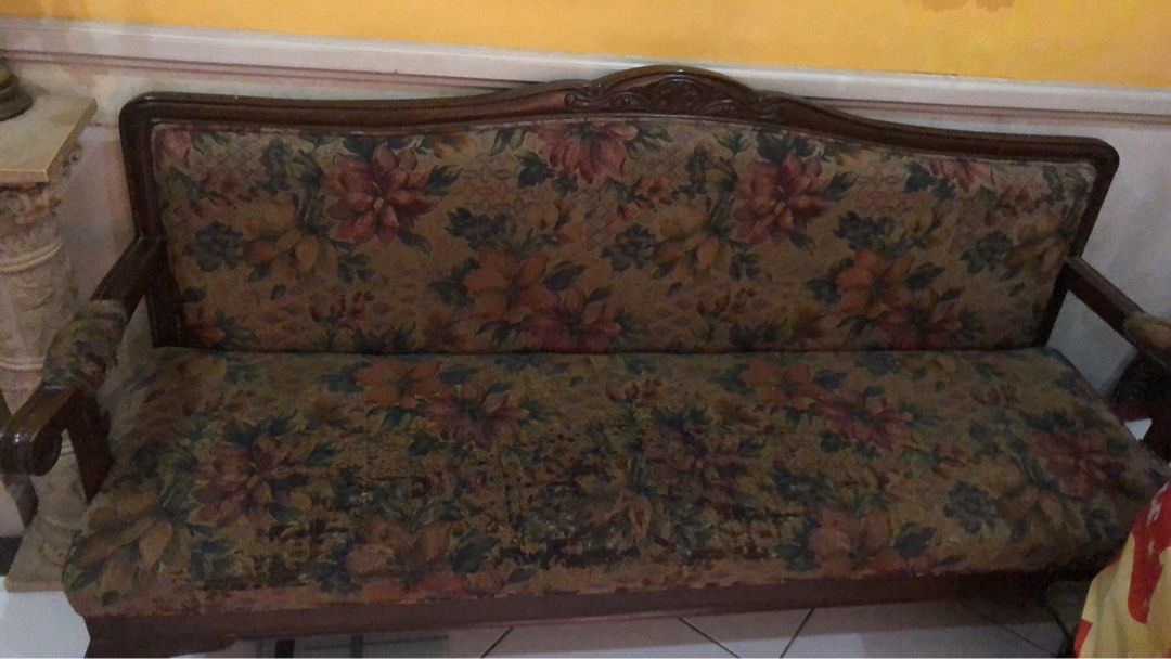 cleopatra sofa with center table (Category: Sofas) located in Binangonan. Submitted by carou06419 (Listing ID 1275460659, Image 3). Description: Narra wood center table top glass 1/2 inch po thickness .