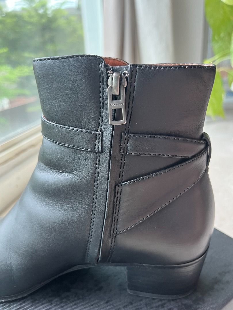 Coach Womens Chrystie Bootie with Signature Buckle Size 8C in black