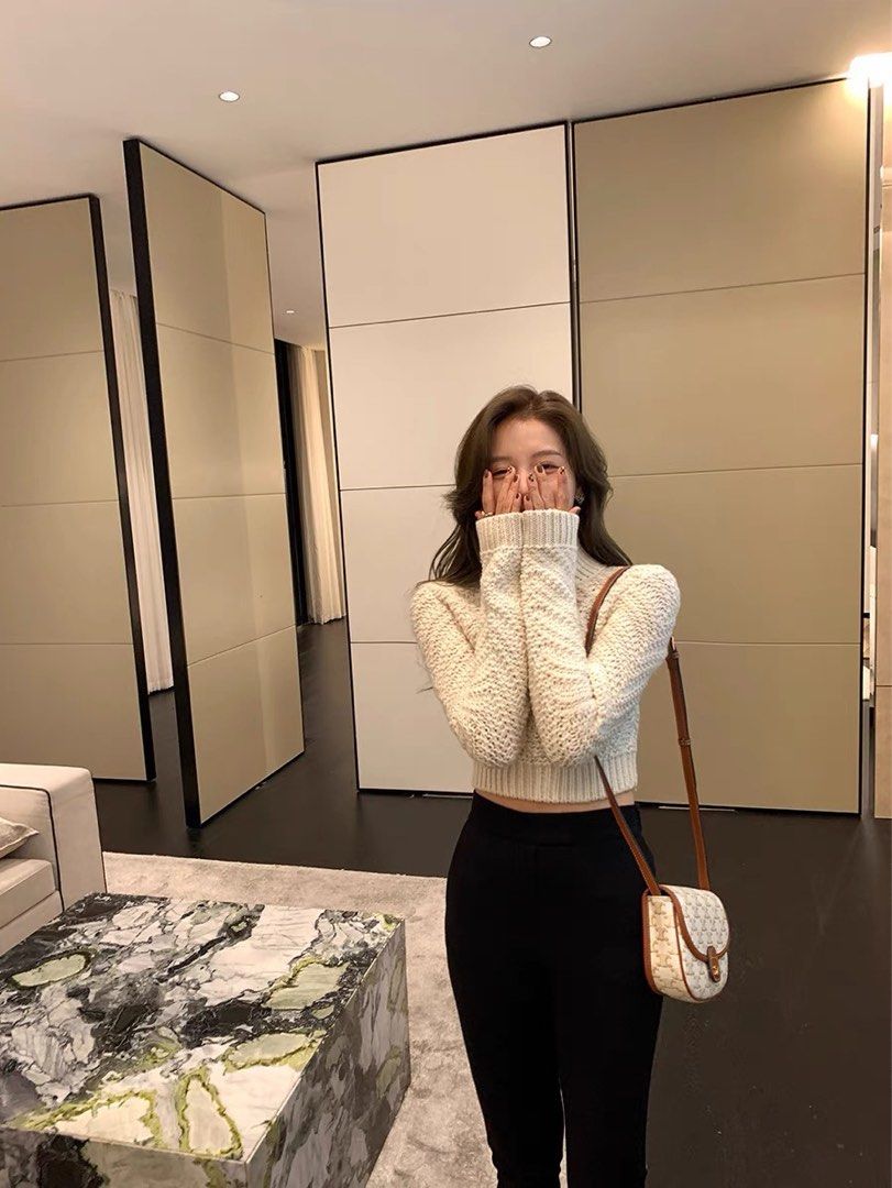 Off white discount turtleneck crop top