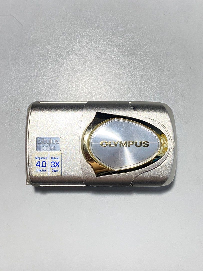 Digital Camera Olympus Stylus 410 (Category: Cameras) located in Valenzuela. Submitted by alfeopaulramos7490 (Listing ID 1275393367, Image 1). Description: Rare Olympus Stylus 410 4.0 megapixel (vintage output) P4,499 +sf Inclusion: * olympus stylus 410 body * battery No issue 100% all working Direct message for sure buyers only .