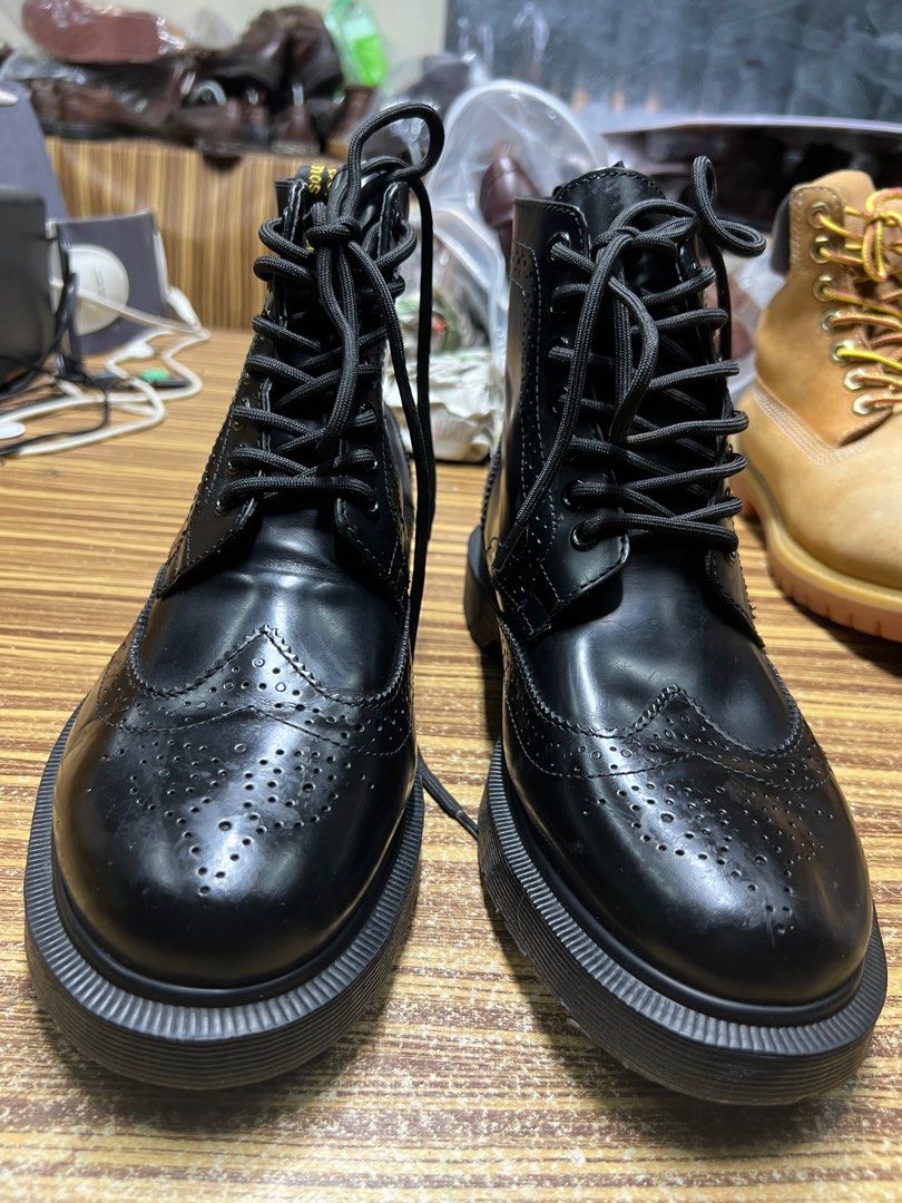 Dr martens wingtip boots store