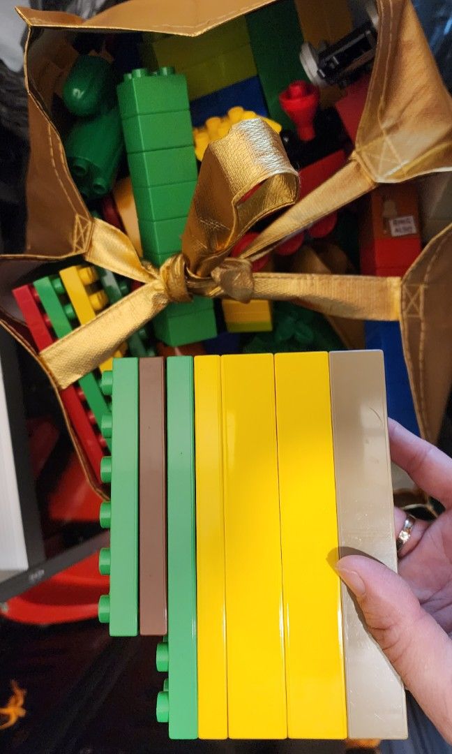 Duplo (Assorted) (Category: Lego & Building Sets) located in Singapore. Submitted by auntyshoppe (Listing ID 1275303457, Image 2). Description: An assortment of Duplo. Very good condition. One bag. No figurines included..
