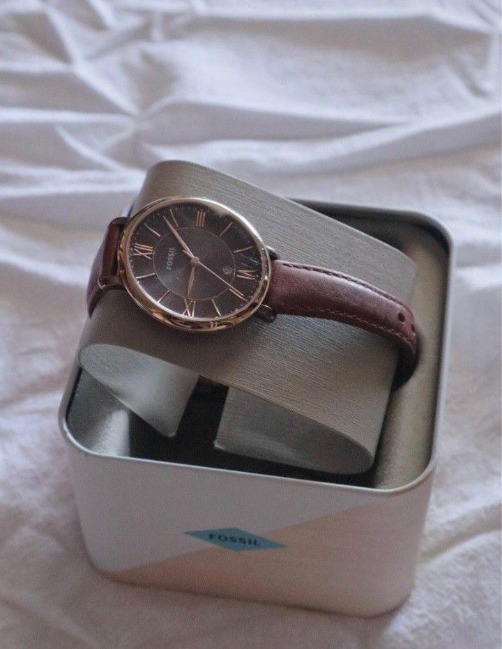 Fossil jacqueline wine 2025
