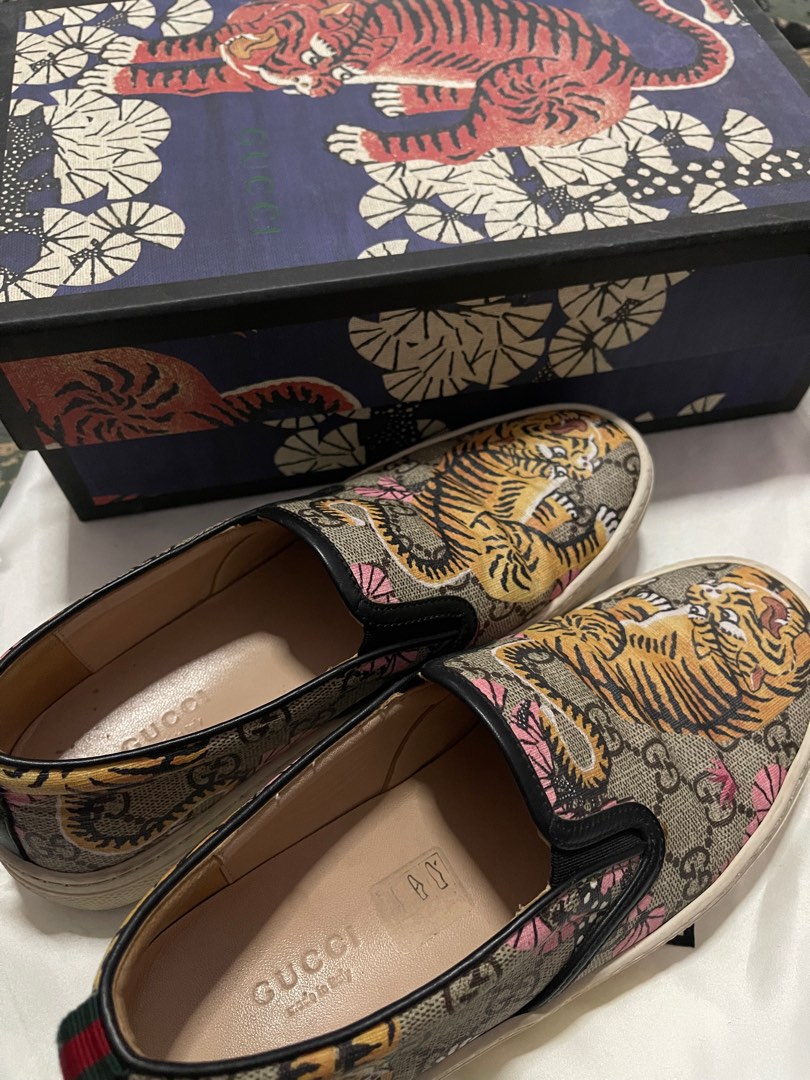 Gucci bengal shop tiger slip on