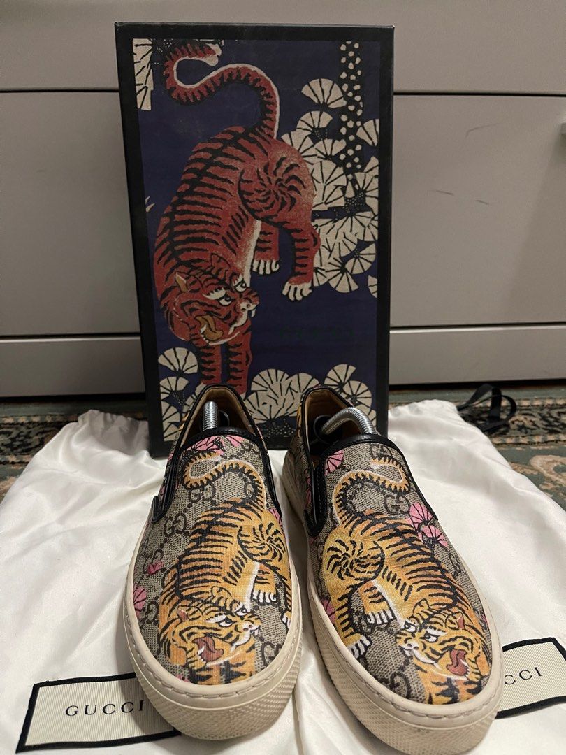 Gucci slip on tiger on sale