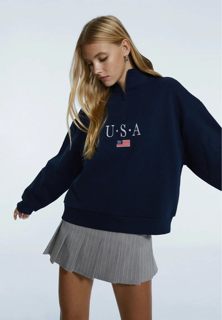 Half zip sweatshirt in navy Stradivarius, Women's Fashion, Coats