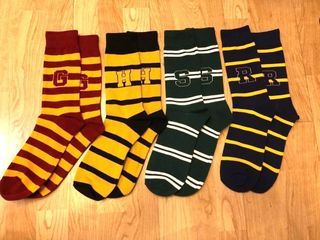 Harry Potter x SPAO South Korea 4 pcs Socks Hogwarts Houses Godric Gryffindor, Rowena Ravenclaw, Helga Hufflepuff and Salazar Slytherin Athletic Compression Ankle Cotton Novelty Patterned Fashion Warm Running Knee-high Collectibles Men’s Women’s Unisex