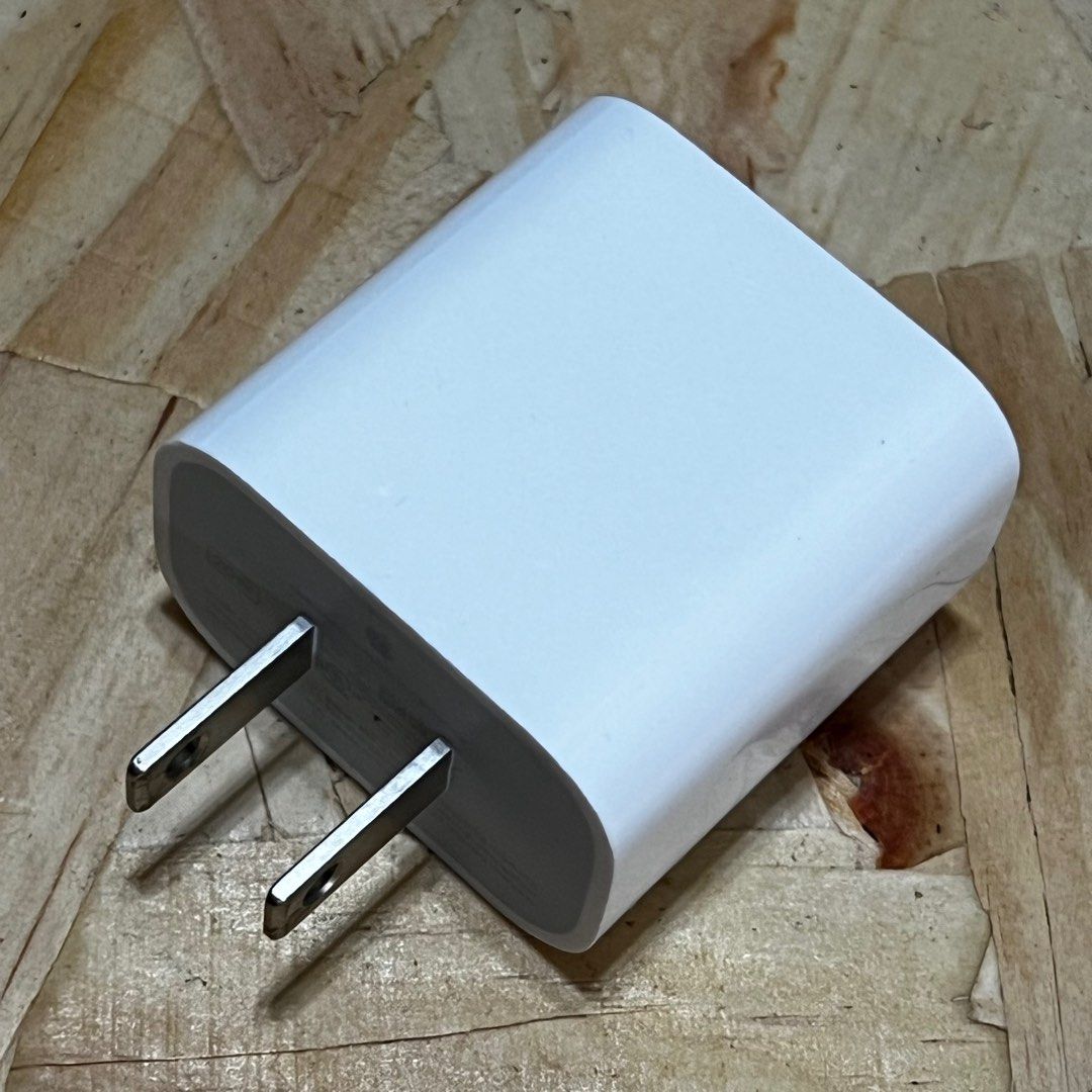 iPhone Charger Adaptors (Category: Cables & Adaptors) located in Makati City. Submitted by msjcfr (Listing ID 1275256643, Image 3). Description: Selling my apple charger adaptors all bought from Mac. Php500 each.