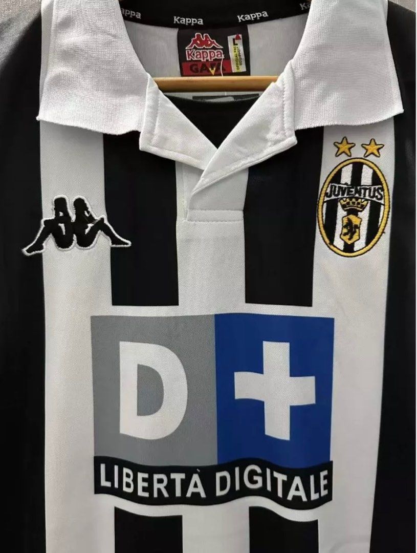Juventus 99/00 home jersey, Men's Fashion, Activewear on Carousell