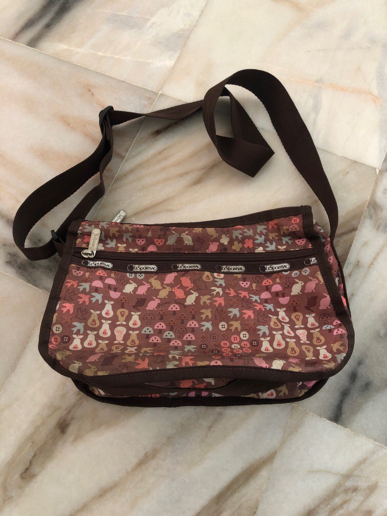 Offer Lesportsac Sling Bag USA Women s Fashion Bags Wallets Shoulder Bags on Carousell
