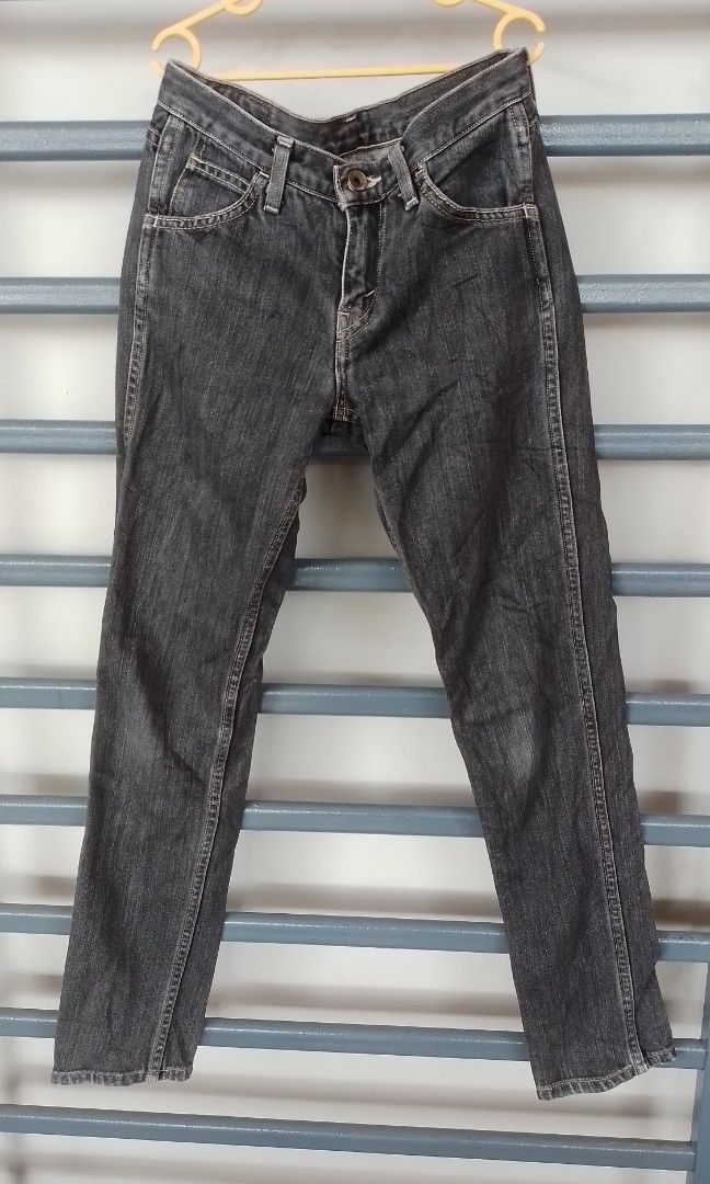 LEVI S JEANS SIZE 28 Babies Kids Babies Kids Fashion on