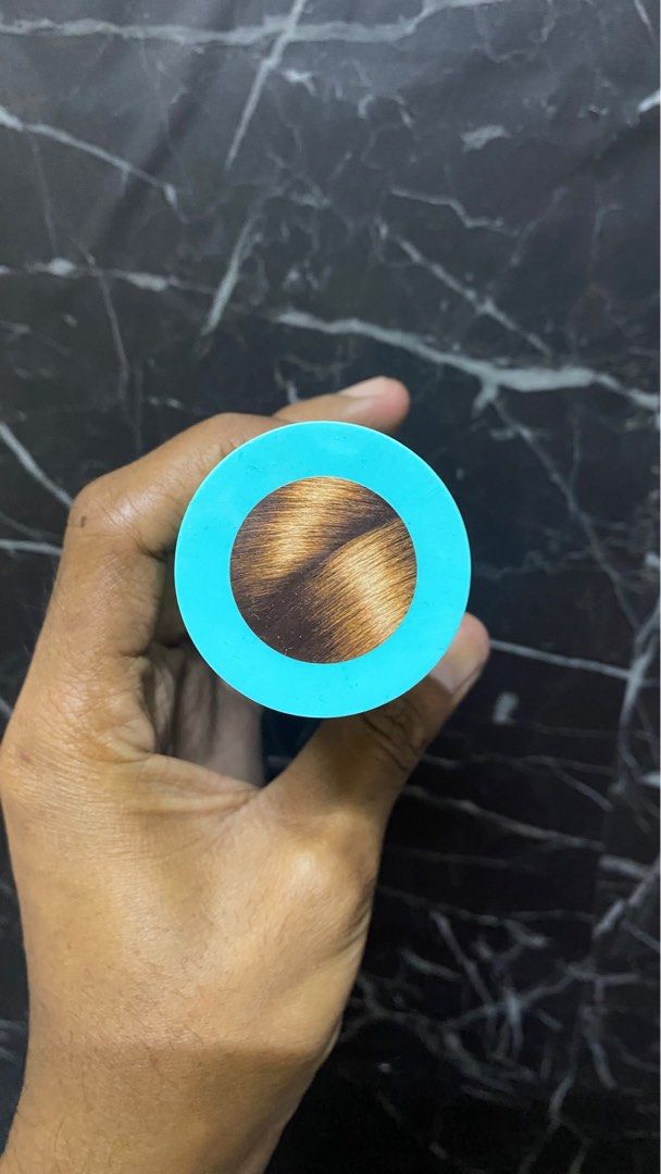 L'oreal Magic Retouch (Brown), Beauty & Personal Care, Hair on Carousell