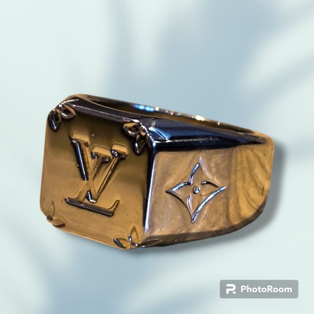 Louis Vuitton Monogram Signet Ring Original price 610 Luxury