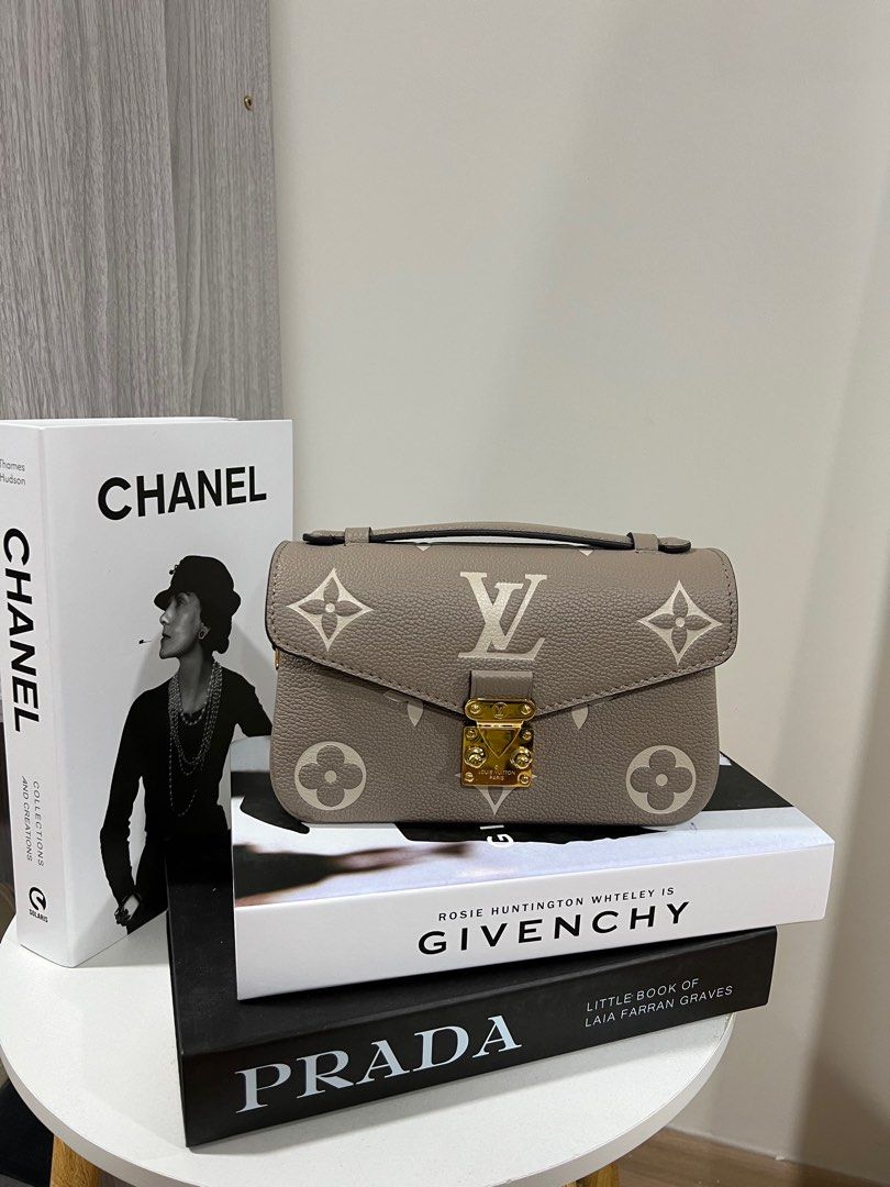 Chanel pochette metis clearance