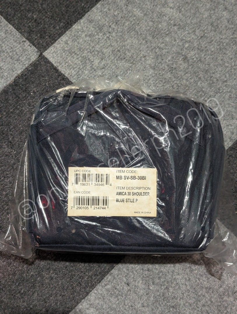 Manfrotto Amica 30 Shoulder Bag (Category: Camera Bags & Carriers) located in Pasig City. Submitted by onlinesellerph2019 (Listing ID 1275276567, Image 2). Description: BRAND NEW, NEVER BEEN USE (just open to check and take pictures for posting here) ITEM: Manfrotto Amica 30 Shoulder Bag (Camera Bag) COLOR: BLUE PRICE: PHP 1,490.00 (Slightly Negotiable) - EXCLUDING shipping fee MOP: GCASH /CASH/BPI Online Transfer (Payment First if LALAMOVE or GR