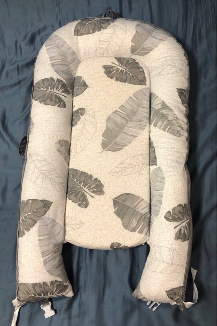 Manibaby lounger / baby sleep pod, Babies & Kids, Baby Nursery & Kids