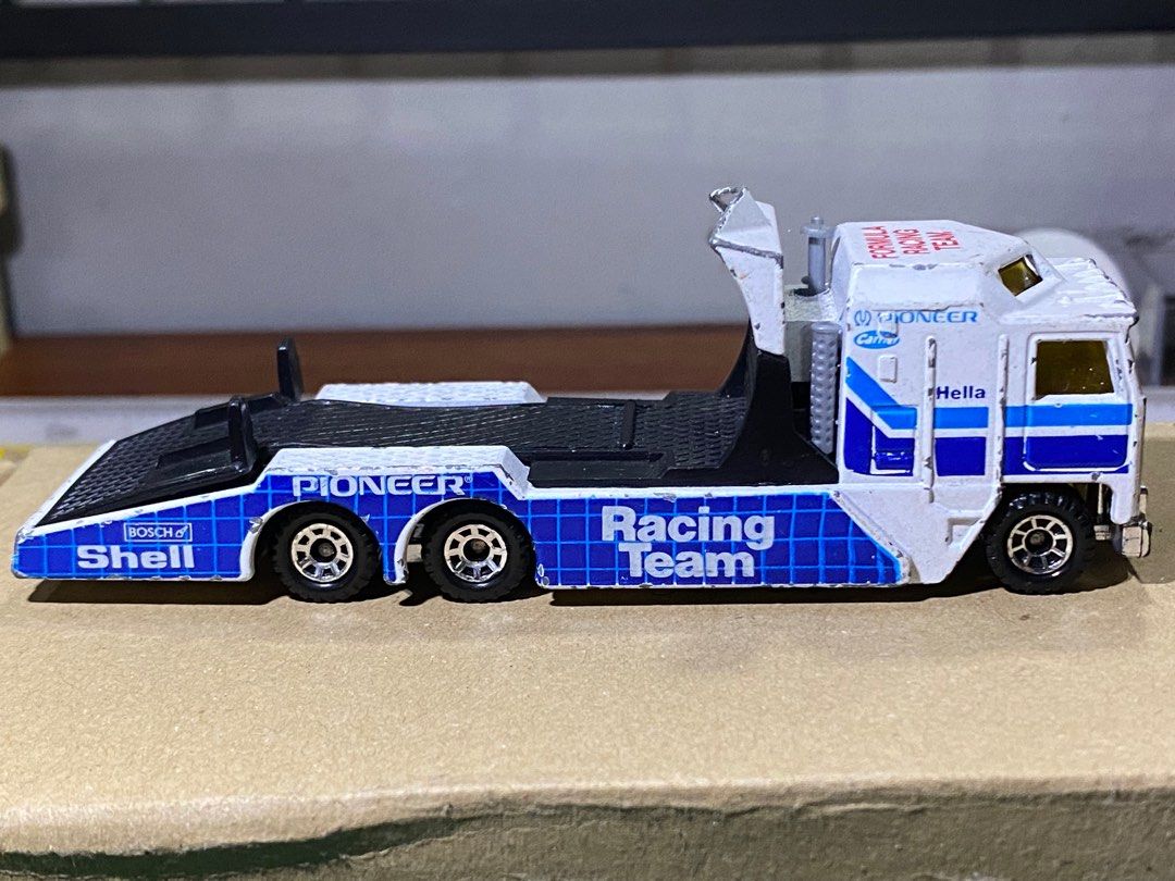 Matchbox kenworth cabover racing transporter 2025