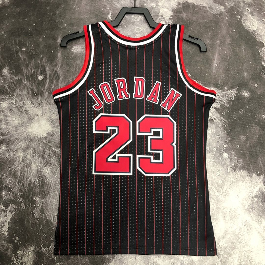 Michael Jordan Vintage NBA Chicago Bullls Jersey Men s Fashion Activewear on Carousell