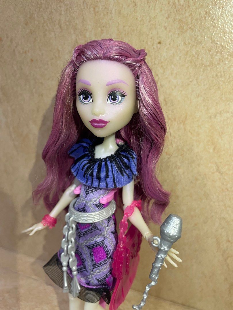 Monster High Ari Hauntington (Category: Figurines & Statues) located in Manila. Submitted by dorkshadow (Listing ID 1275240278, Image 3). Description: .