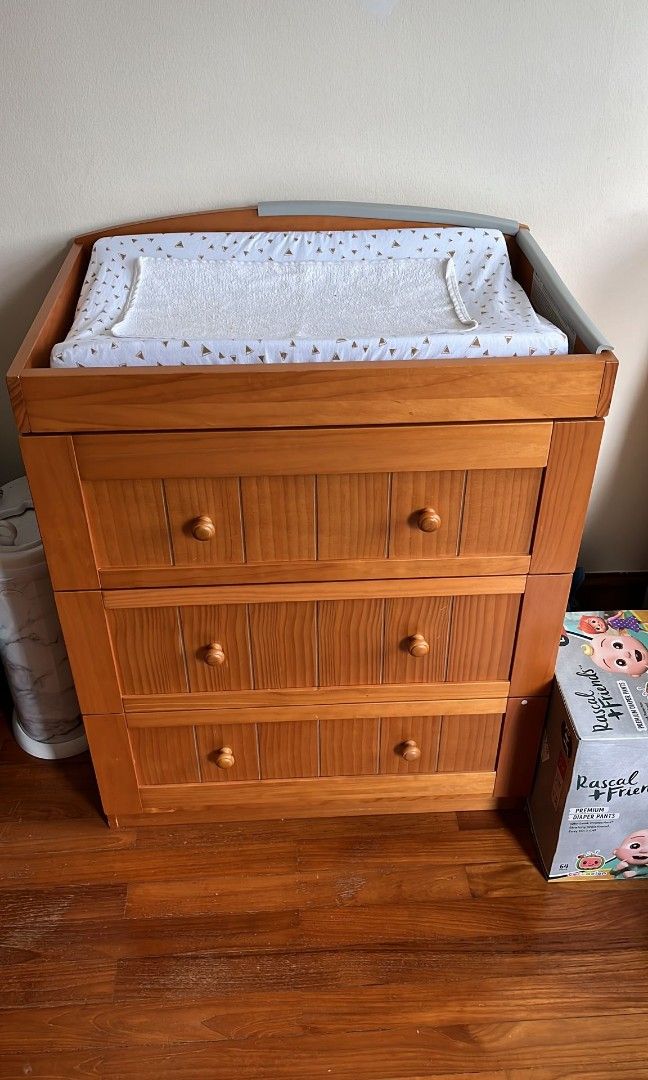 Marlow changing top unit