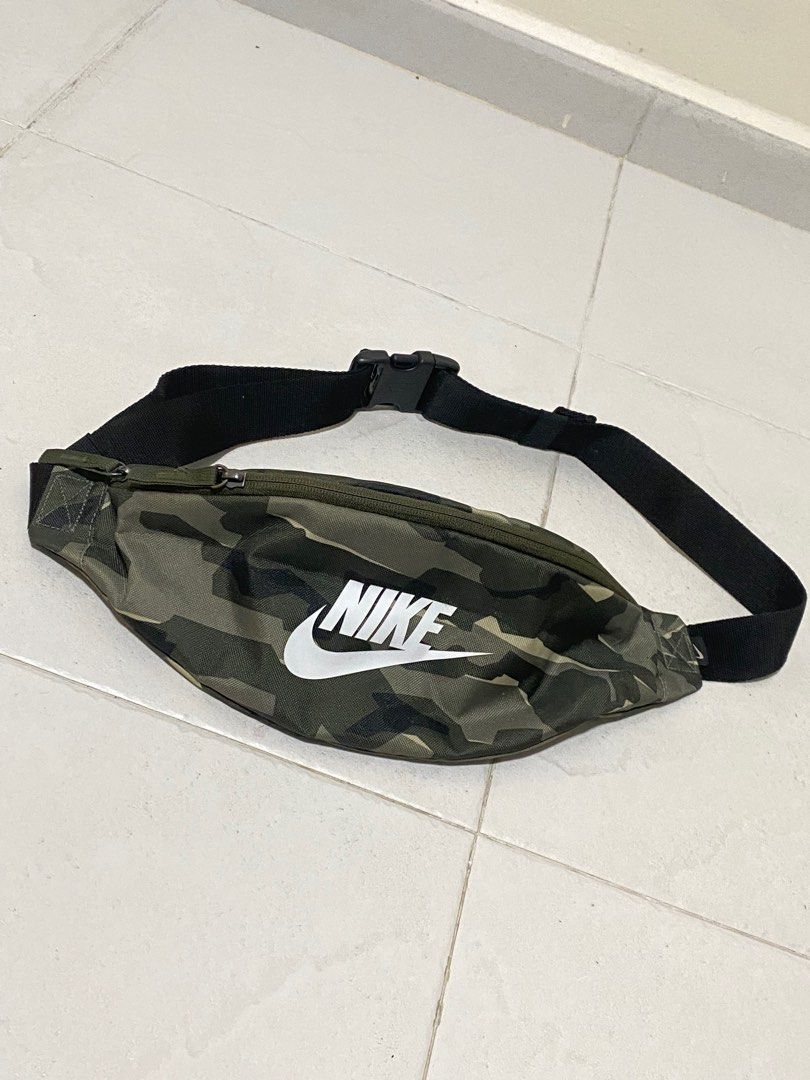 Nike online camo bumbag
