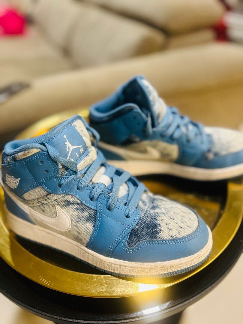 Baby blue and yellow jordans shop