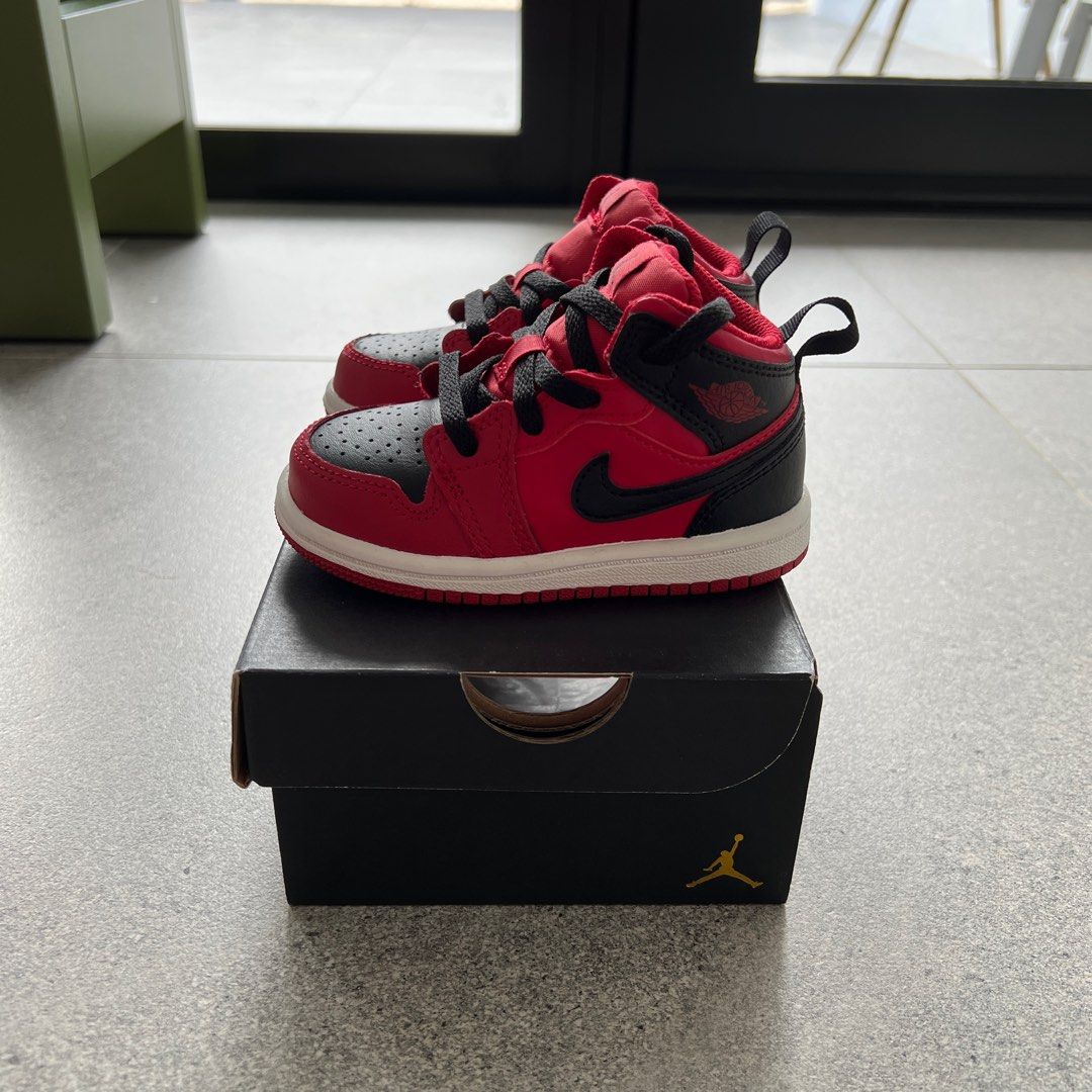 Nike air jordan shop 1 mid kids