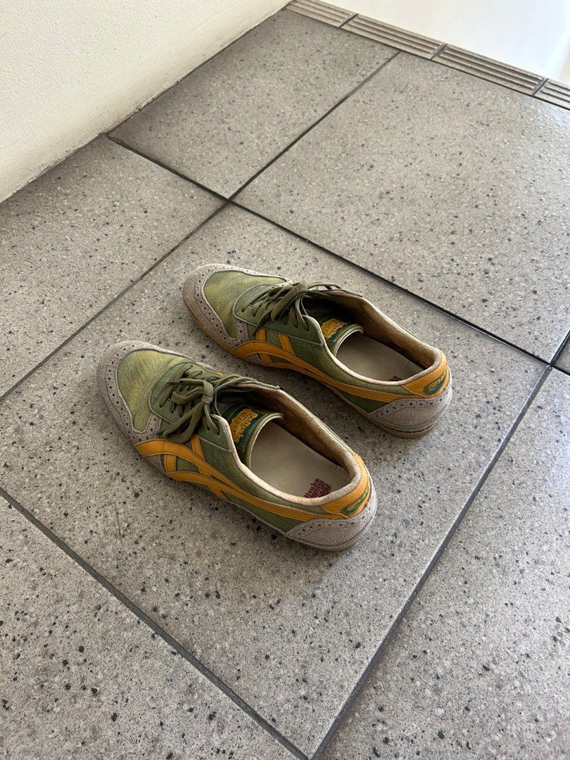 Onitsuka Tiger Japan Made (Category: Sneakers) located in Singapore. Submitted by 5bigbooms (Listing ID 1275232590, Image 3). Description: selling as it is open to nego.
