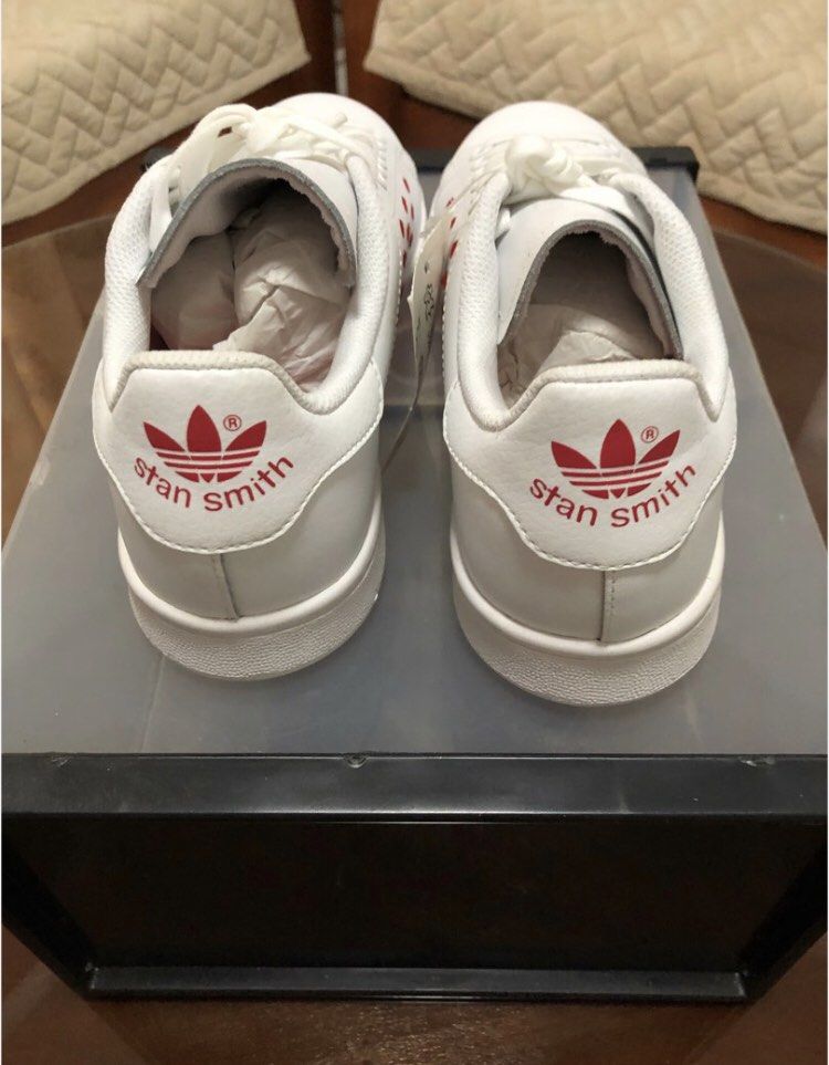 Adidas originals stan smith red heart top